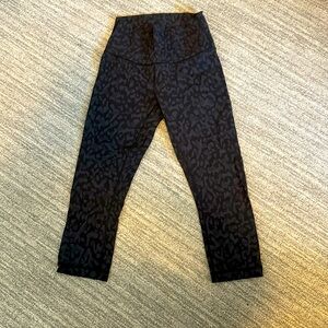 Lululemon crop leopard print